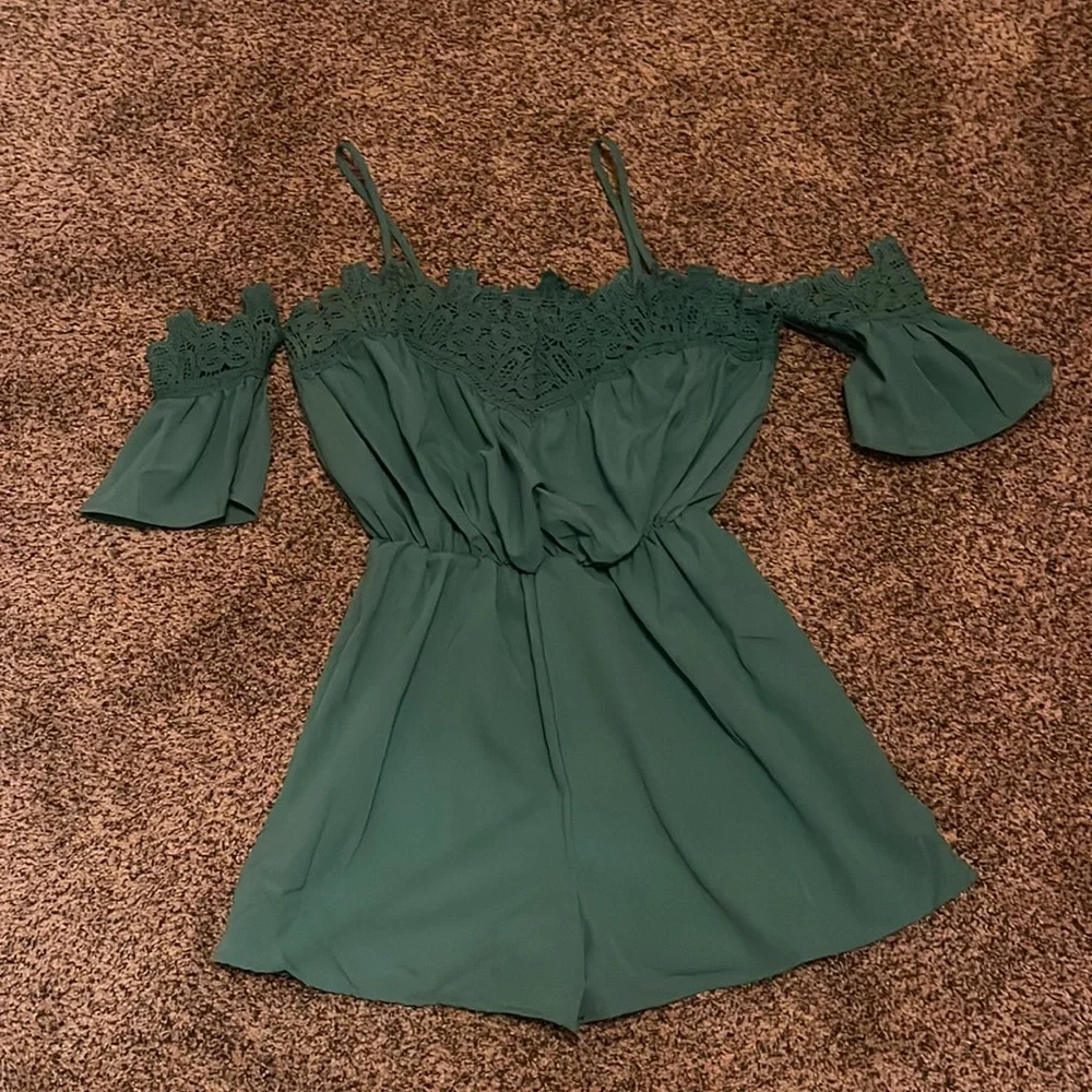 Green romper - Picture 2 of 2